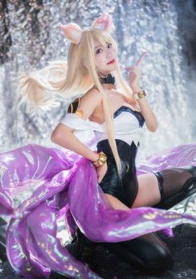 欧美长靴皮裤美女_1080超清免费观看
